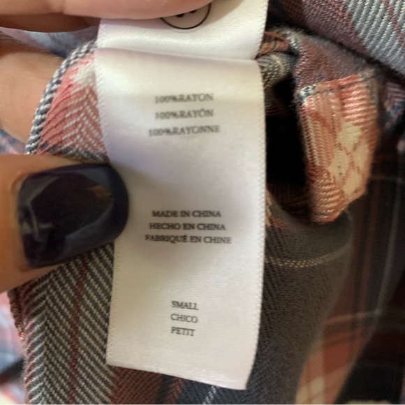 Rails Hunter Classic Button Down Top in Slate Rose White - Picture 10 of 13